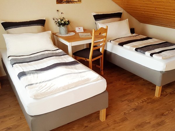 Séparer les lits simples dans les chambres doubles